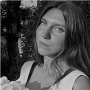 Studentessa universitaria offre lezioni per elementari e medie